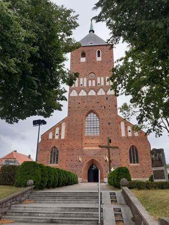 Ein Bild, das drauen, Person, Kleidung, Himmel enthlt.