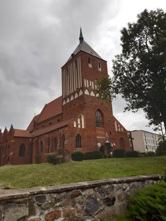 Ein Bild, das Essen, Kleidung, Fastfood, Person enthlt.